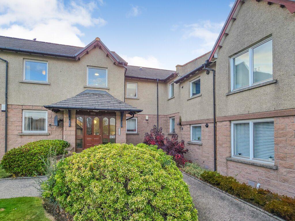 Hilton Heights, Woodside, Aberdeen, AB24 4QE