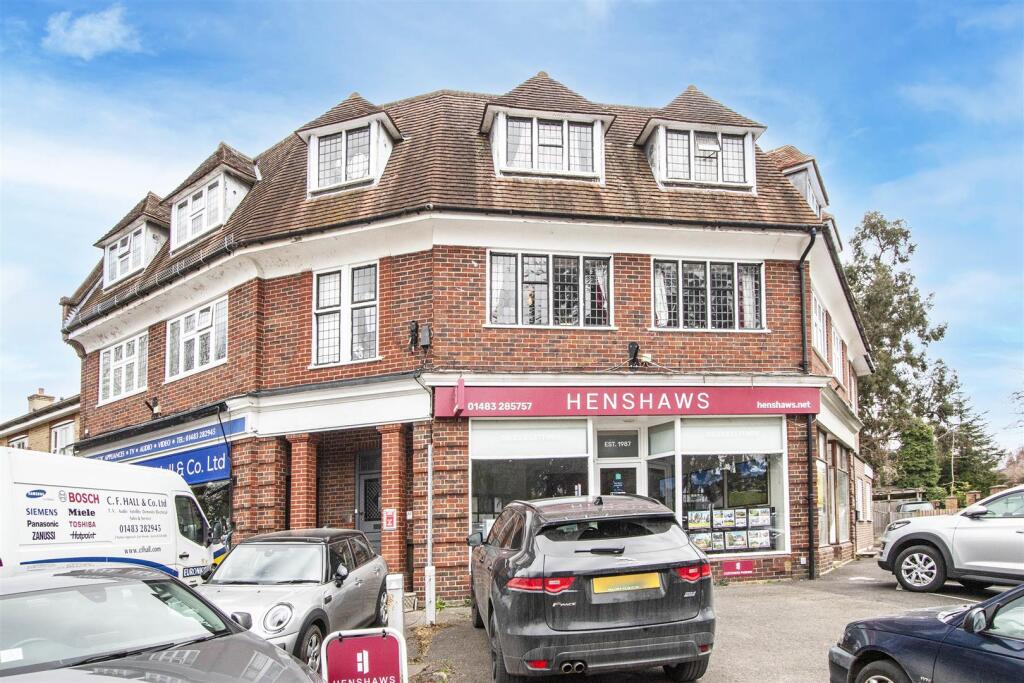 1a Station Approach, KT24 6QX external 2.jpg