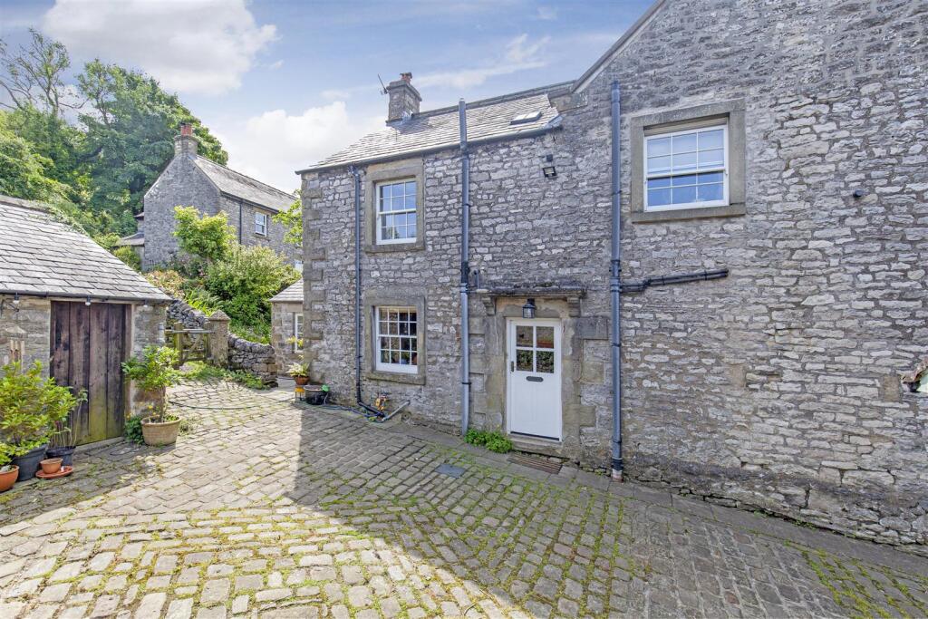 Rear External-12.jpg