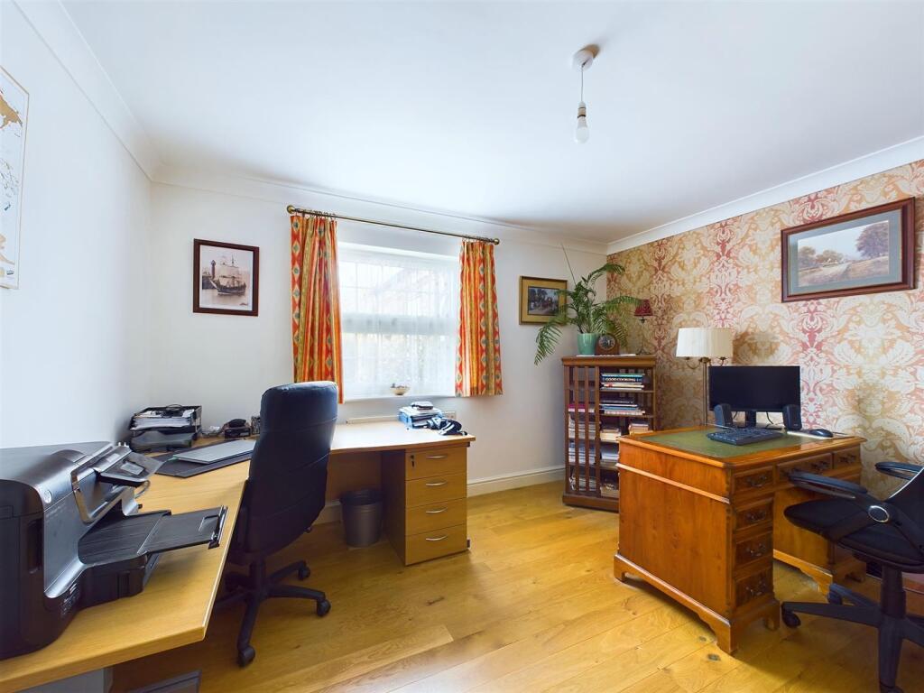 Office/Bedroom 5
