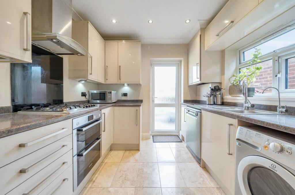 Davidson Frost-Wellings, DFW, Belmont Lane, Kitche