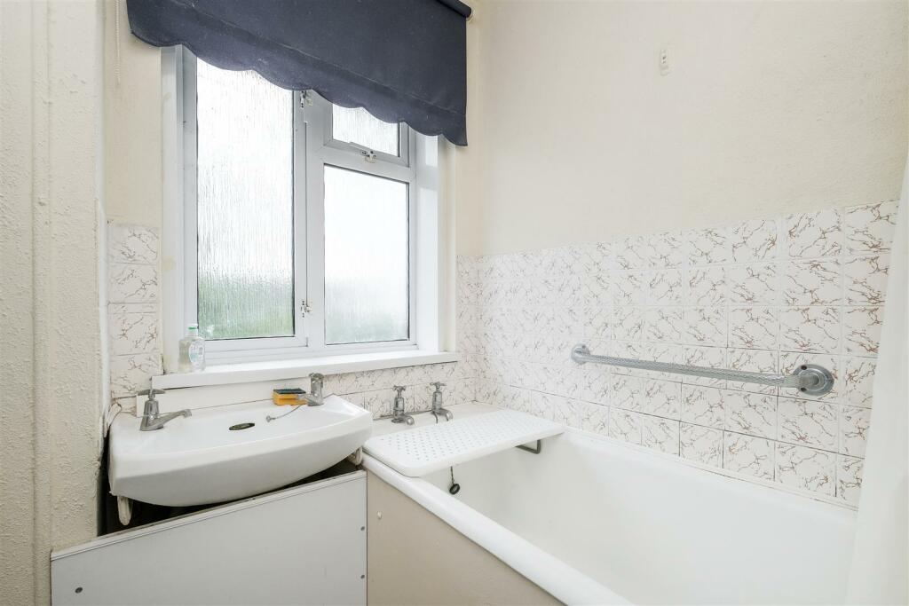 82 Millfield Avenue-7.jpg