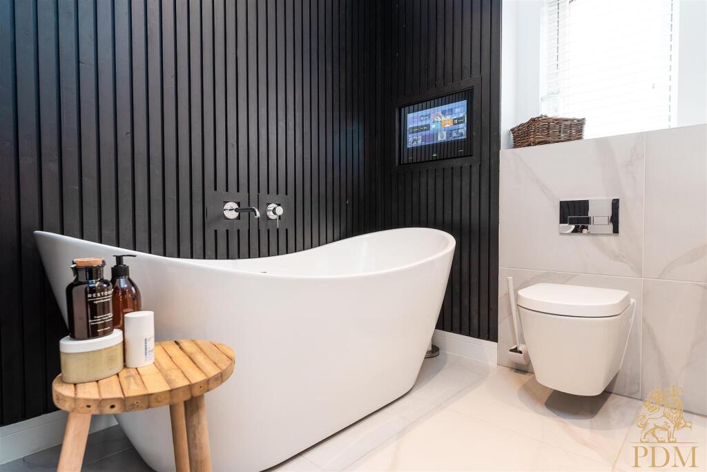 33 Thoresby Road Bramcote NG9 3EN