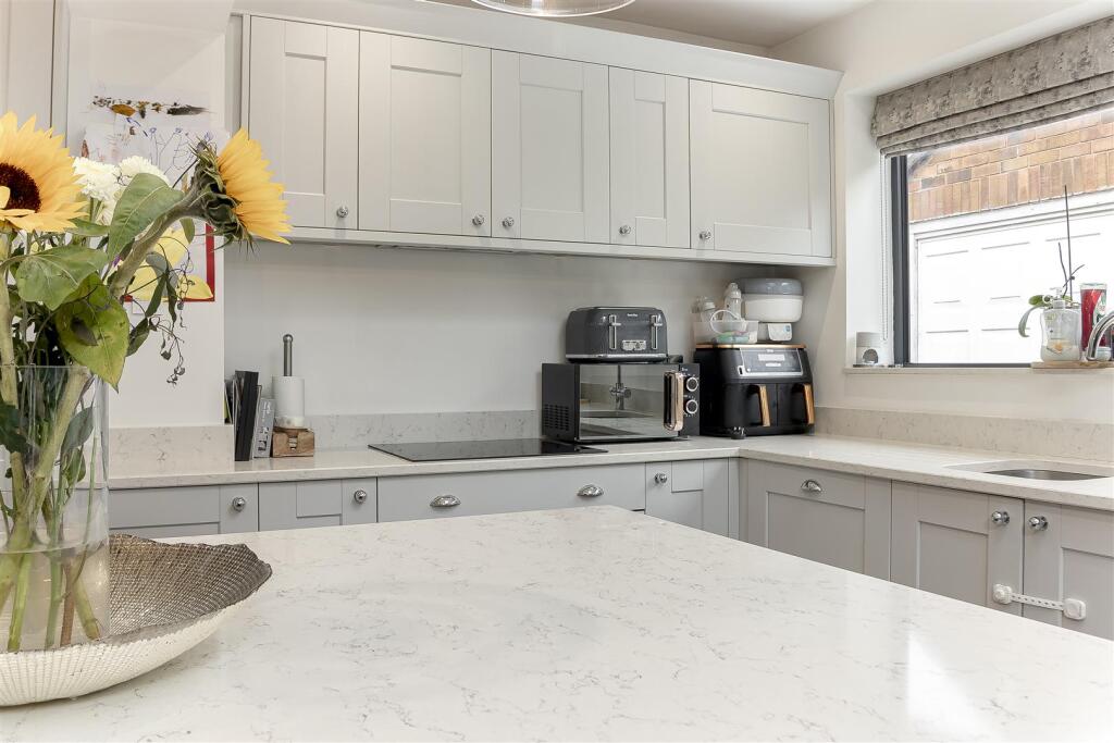 Dining Kitchen - F.jpg