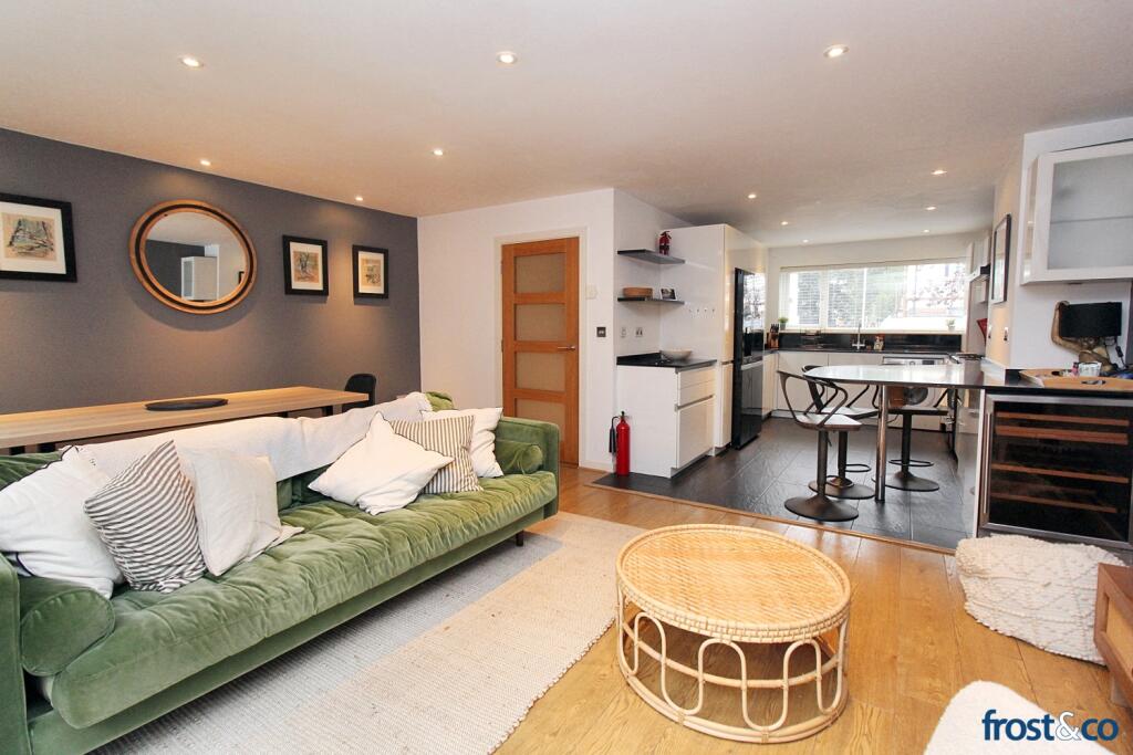 Lounge to Kitchen