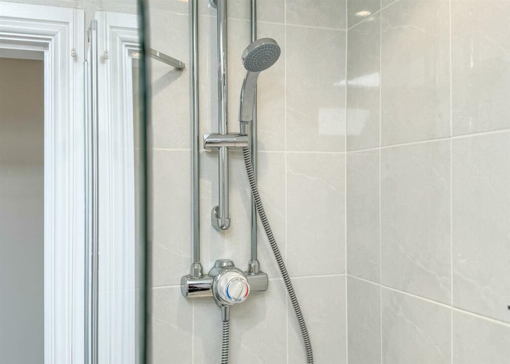 BATH &amp; SHOWER