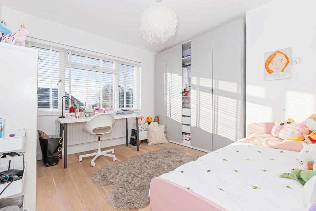 Ridgeway Close_4.jpg