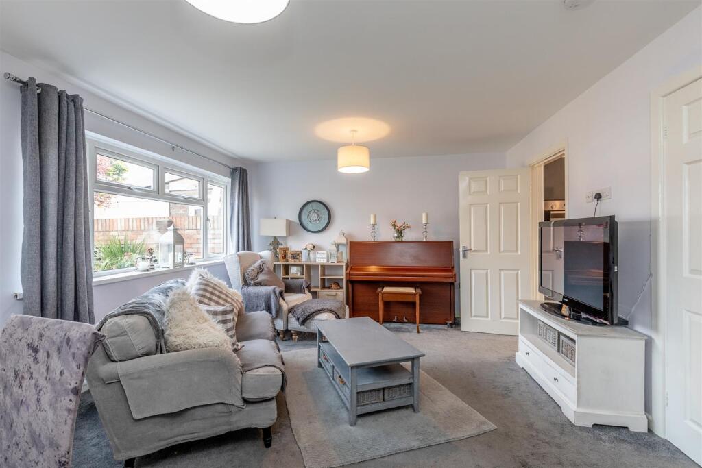 Bevington Close, Patchway Living Room b.jpg