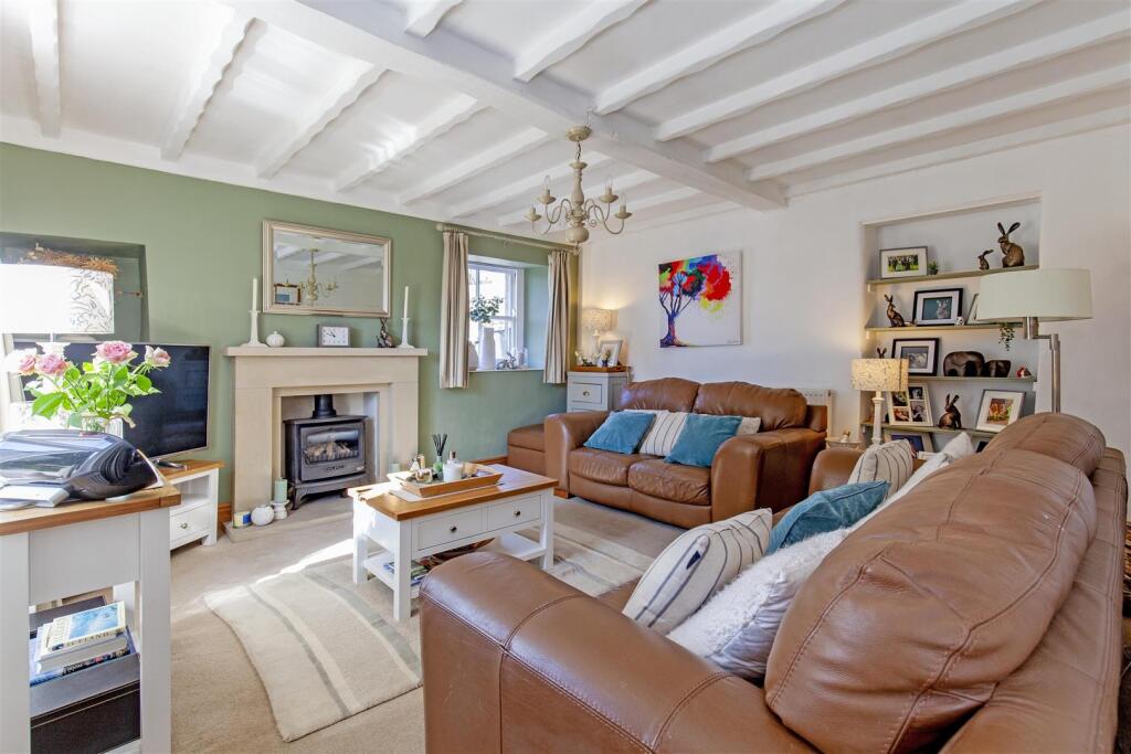 Reception Room-1.jpg