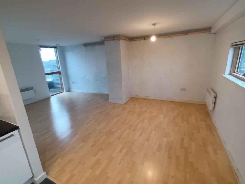 Lounge/Dining Area