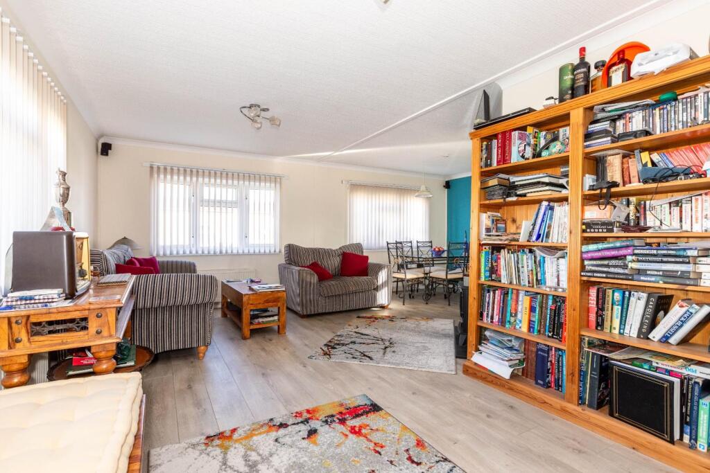 6 Haigh Close-09.jpg