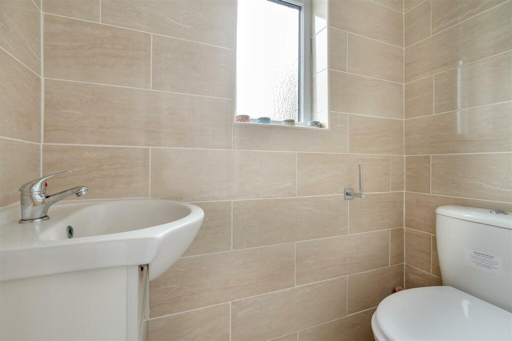 8608384-interior22.jpg