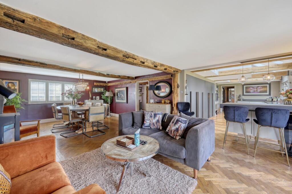 Kitchen/Dining/Family room