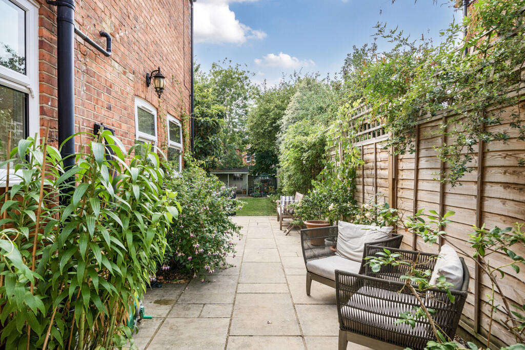 1325580-2-687511f...