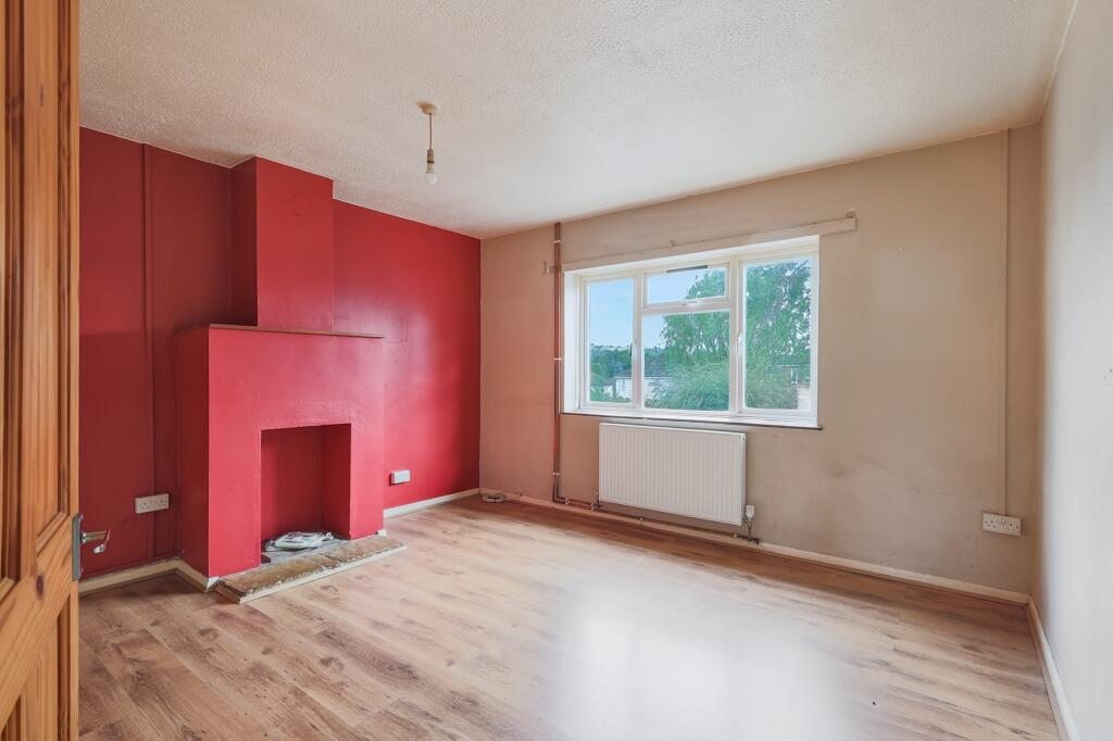 35 Queens Drive, Stroud, Gloucestershire, GL5 4NB