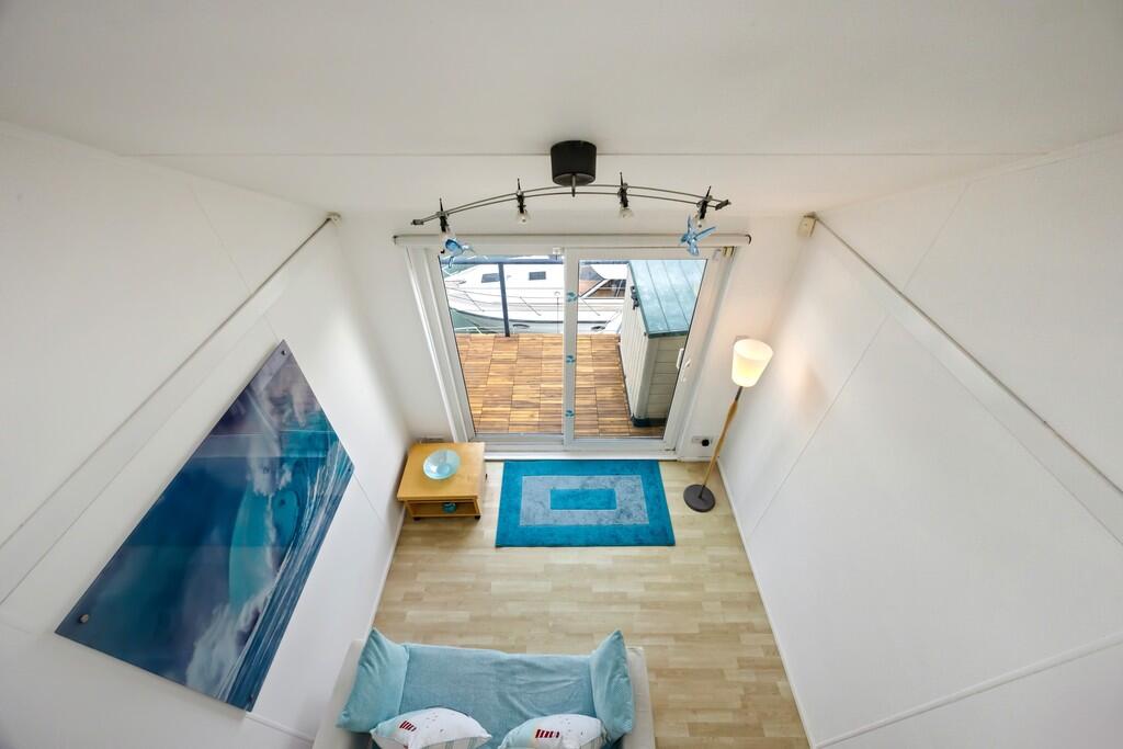 Eastern Concourse...