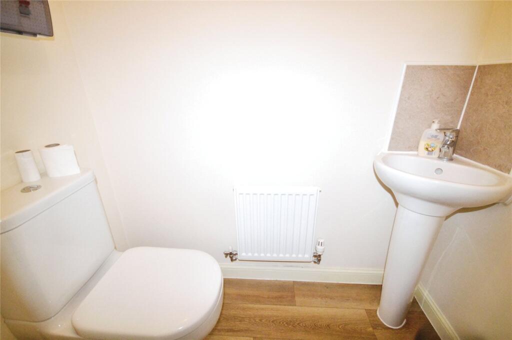 Cloakroom/Wc