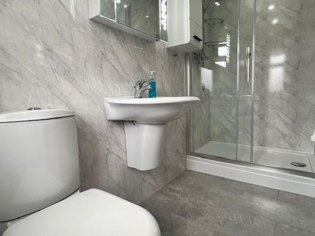 bedroom 2 ensuite shower room.jpg