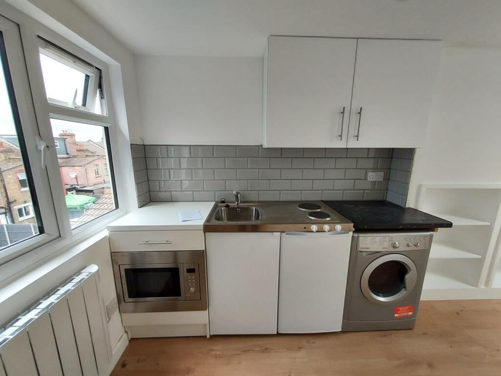 Kitchen / Reception