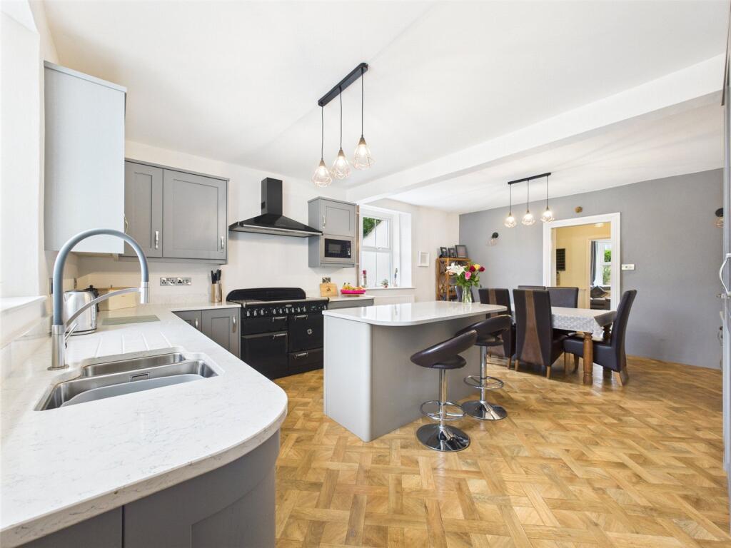 Kitchen / Dining
