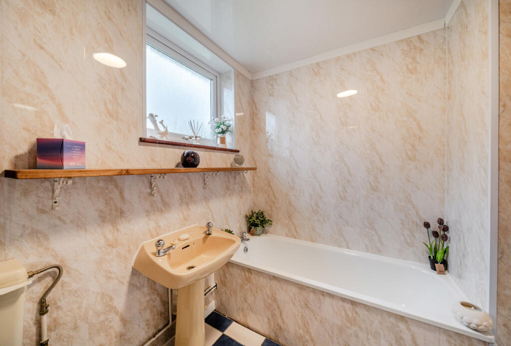 1385889-11-6929b9...