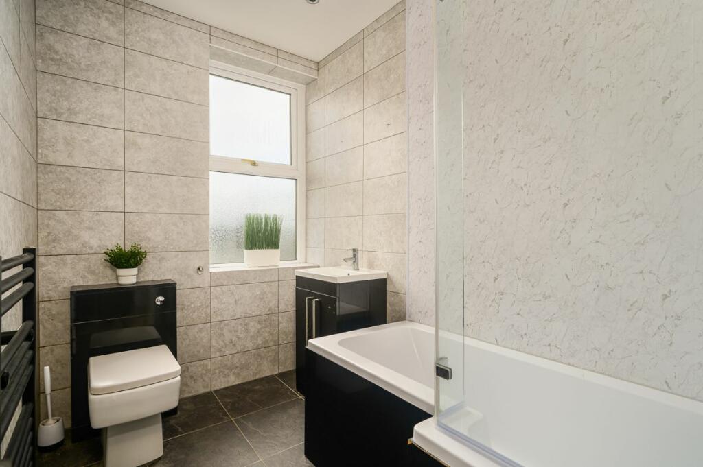 Main bathroom
