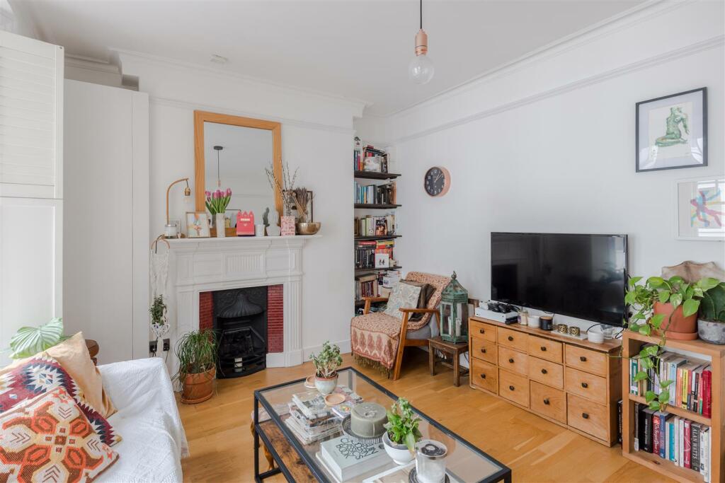 8 Furnival Mansions-4.jpg