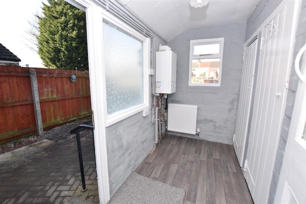 Rear Lobby Porch.JPG