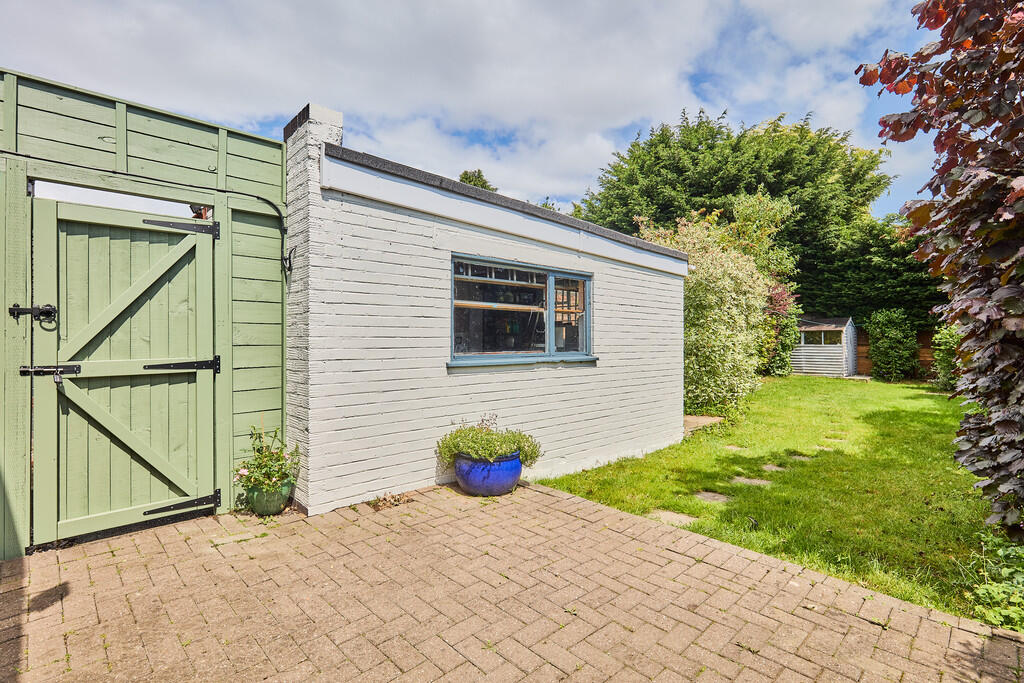 Edward Knight 202...