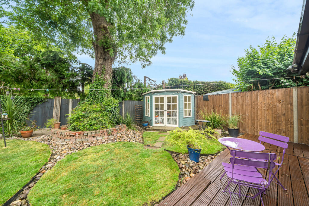 1302727-3-683f3f4...