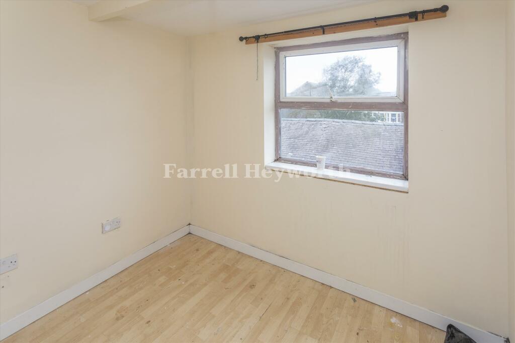 Rear Bedroom Top Flo