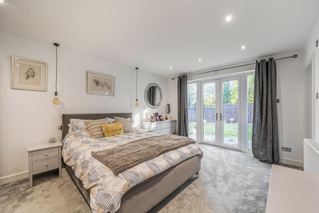 1365305-21-68fb47c05b4f2