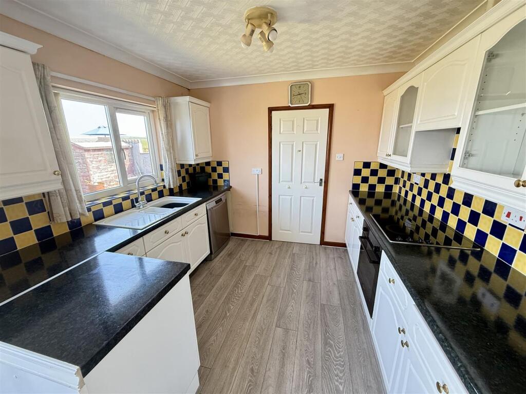 Kitchen dining room