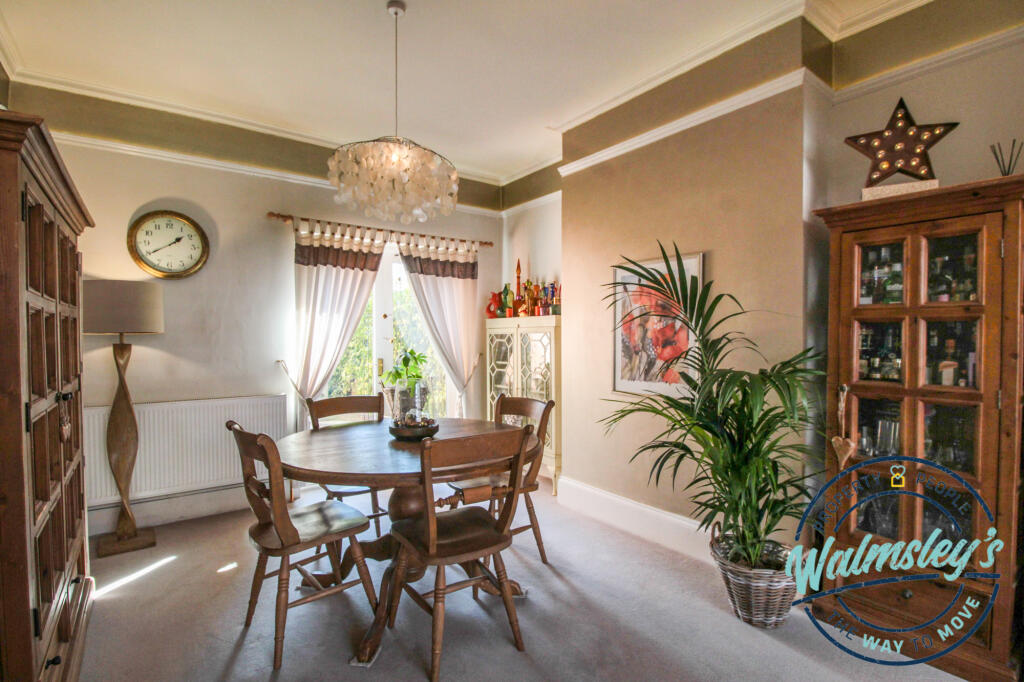 Dining room with French doors to gardens