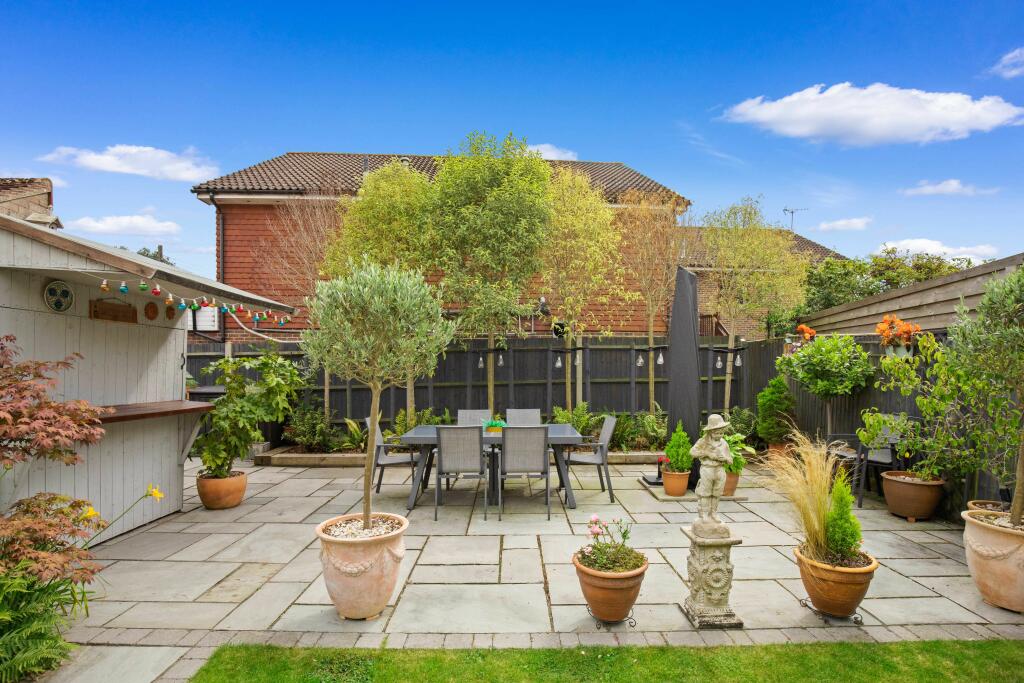 Garden Dining Area