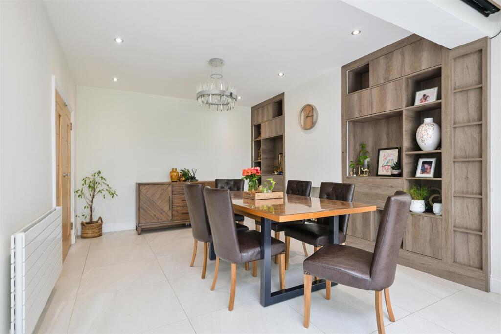 BRADSTOCK ROAD, 70- (7).jpg