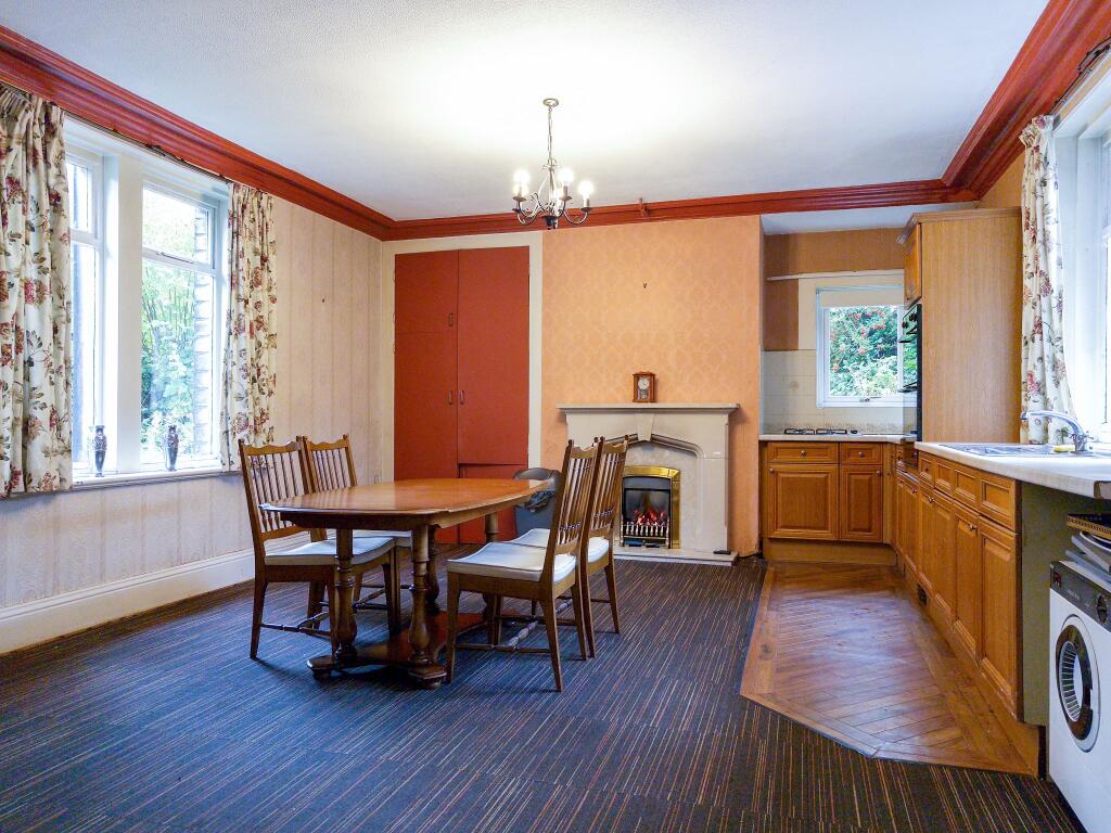 Dining kitchen