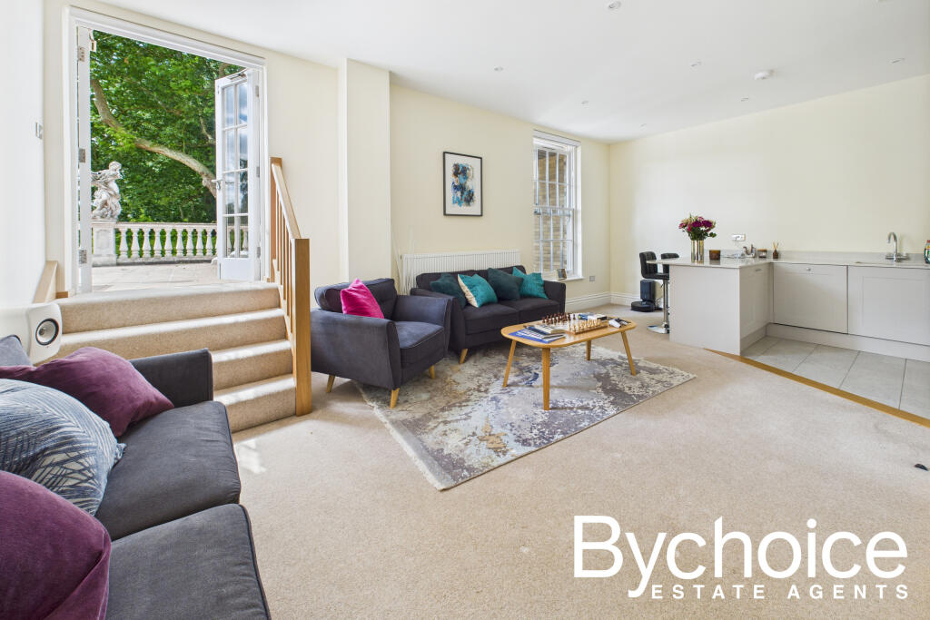 CAM05250G0-PR0100-STILL013