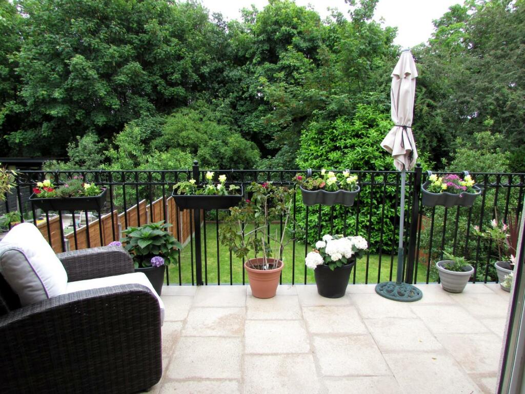 LordLane305gdn2.JPG