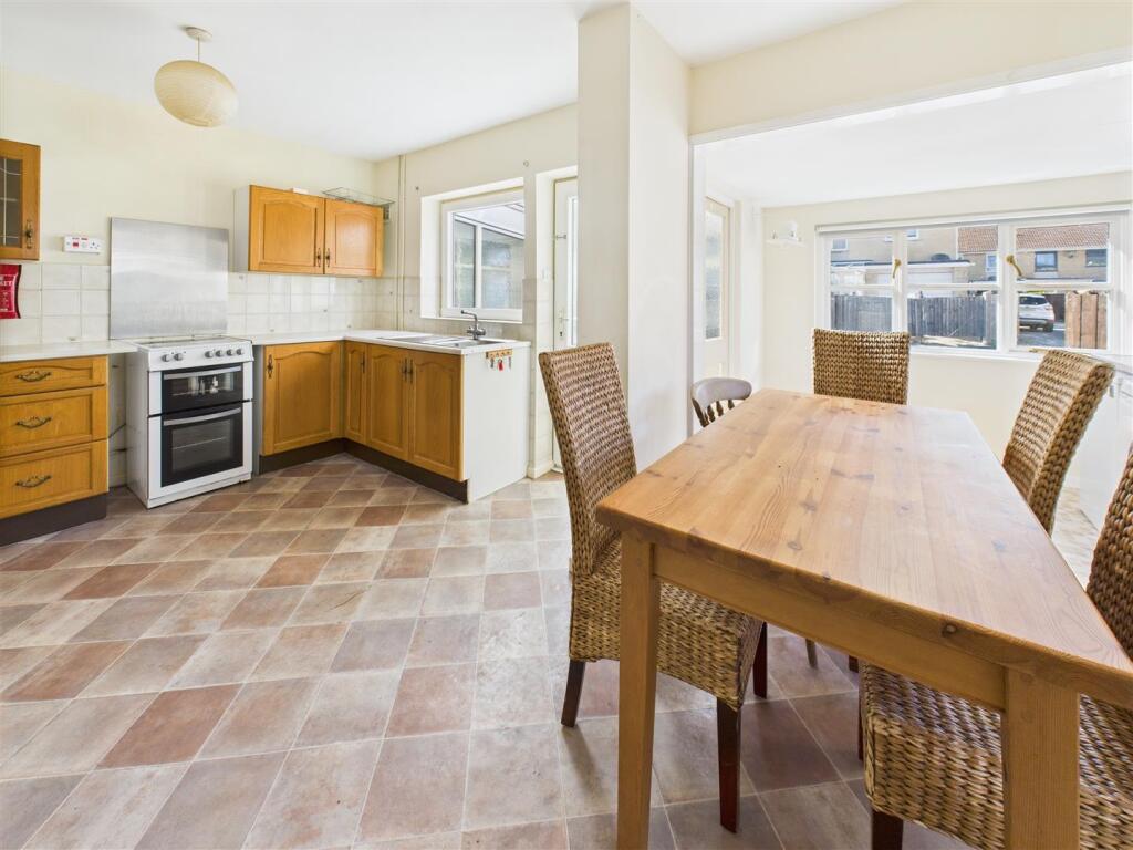kitchen full.jpg