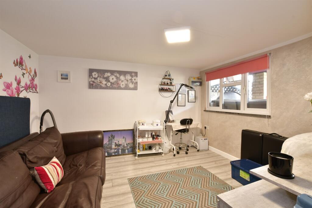 Workshop/Outbuildings