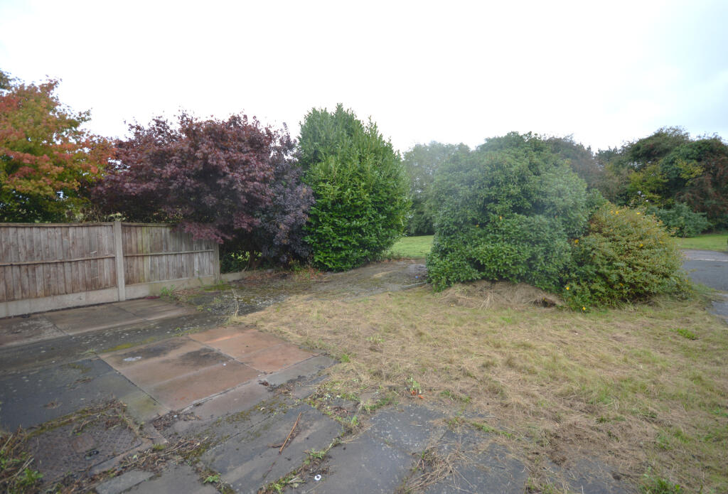 REAR GARDEN AREA