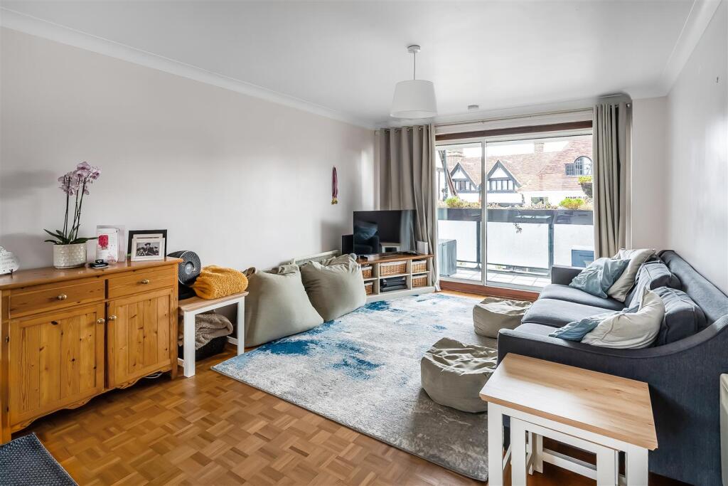 26-Oakleigh-Court-8.jpg
