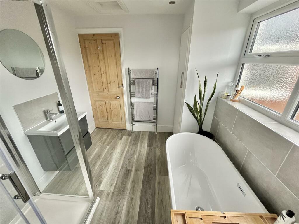 Bathroom Aspect 4