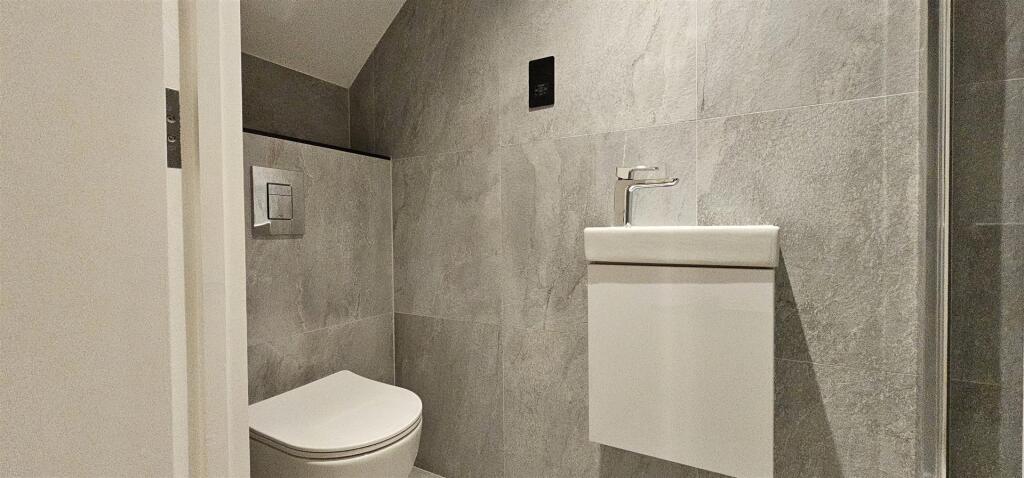 W/C Shower