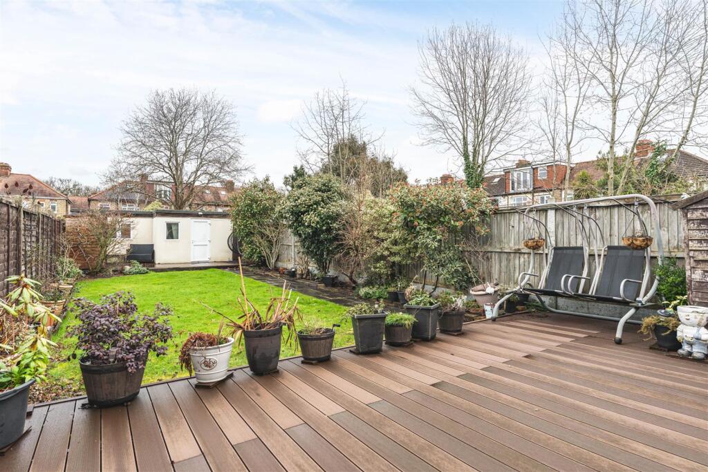 49 Coningsby Gardens-23.jpg