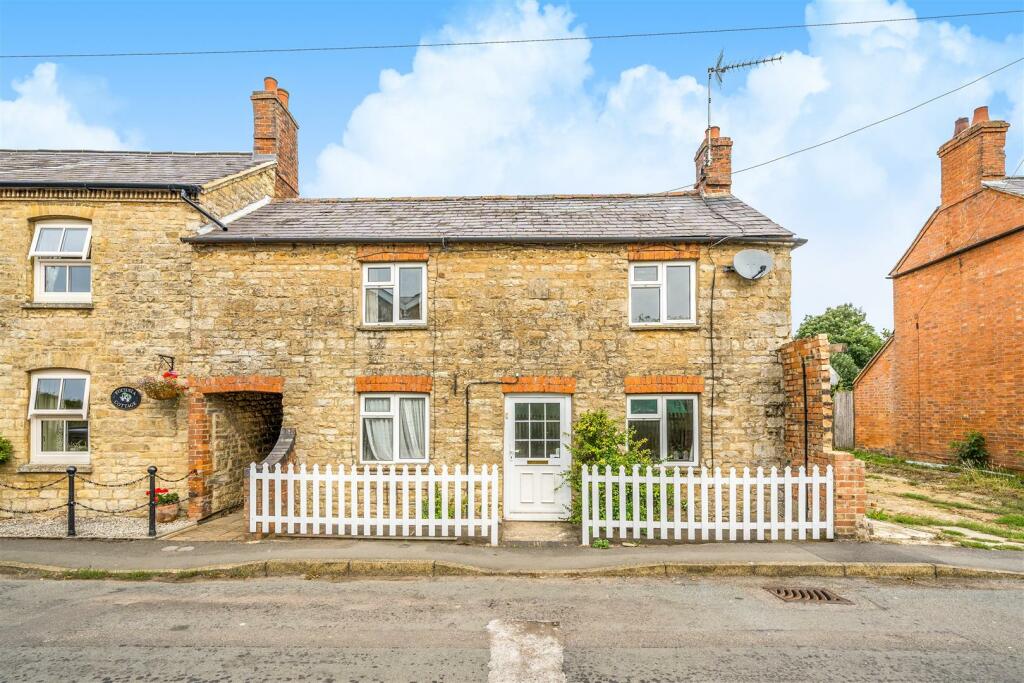 38 High Street, Paulerspury