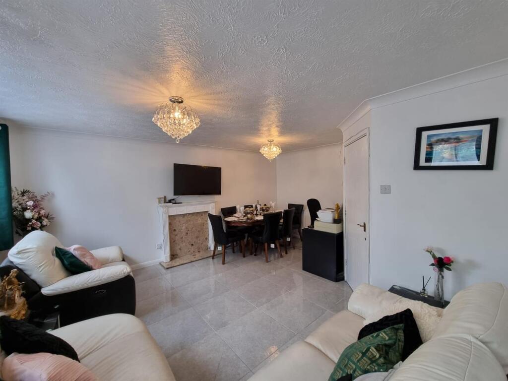 WhatsApp Image 2025-05-09 at 3.00.56 PM.jpeg