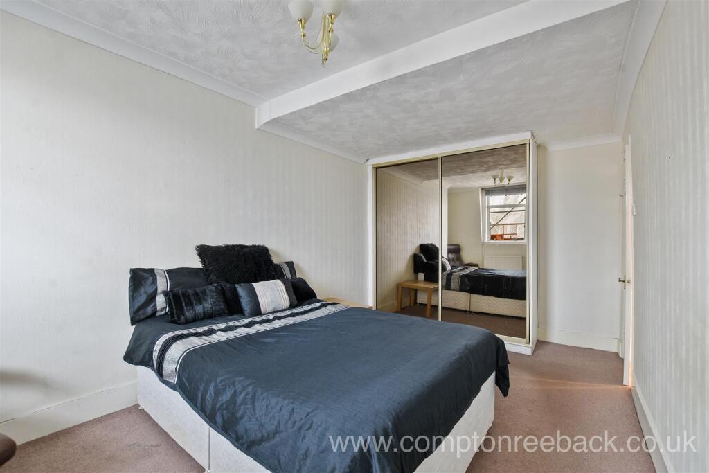 Bedroom 3: