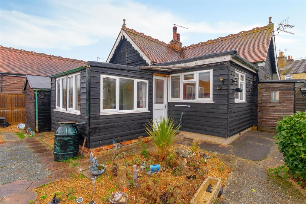 Mackenders Lane, Eccles34.jpg